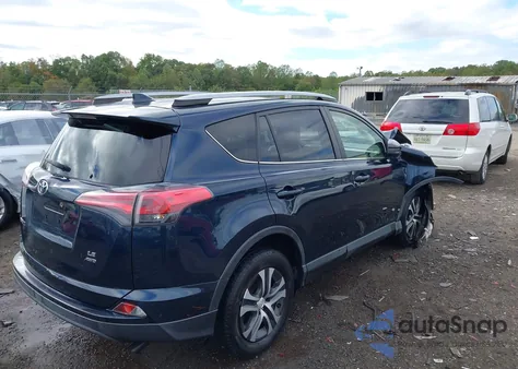 2017 Toyota Rav4 Le z USA, uszkodzony, nr VIN JTMBFREV7HJ106998